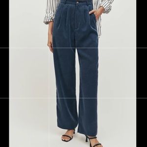 Reformation Mason Pants in Navy - Size 2. NEW WITH TAGS.